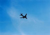 青い空と飛行機